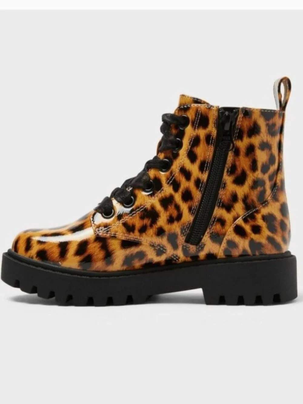 NWOT GIRLS ART CLASS SIZE 2 CHEETAH BOOTS!!!